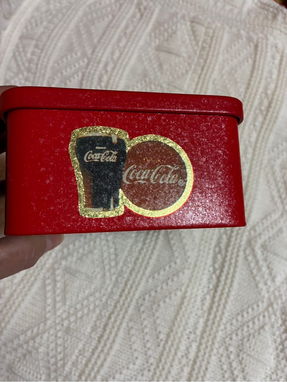 Coca Cola Red Metal Keepsake Box with Retro Diner Illustration - Picture 5 of 8